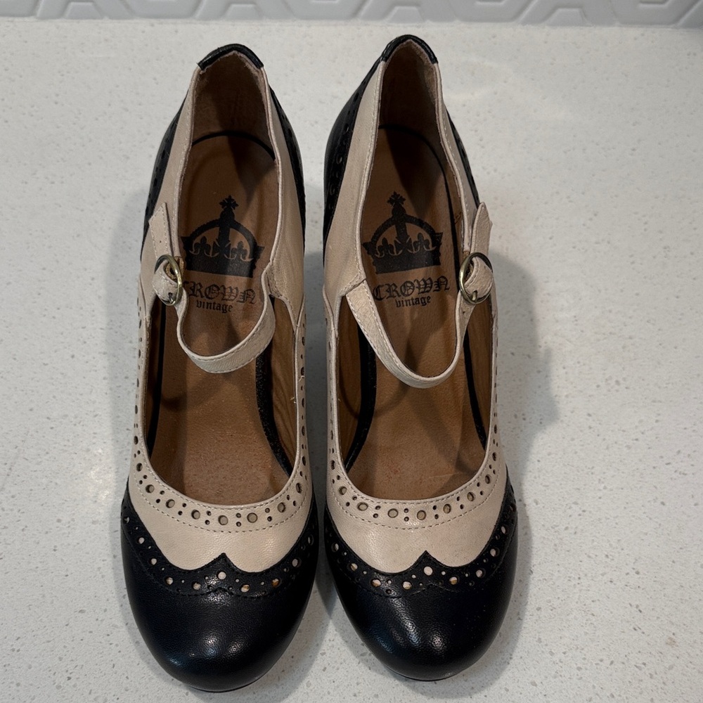 Crown Vintage Leather Black and Cream Oxford Mary Jane Heels